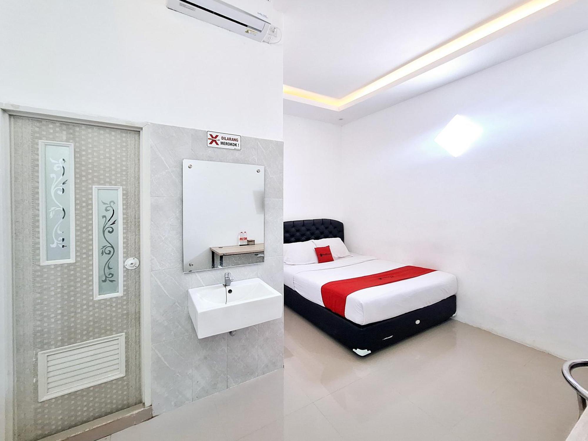 Reddoorz Near Stasiun Kediri Kediri (East Java) Exterior foto