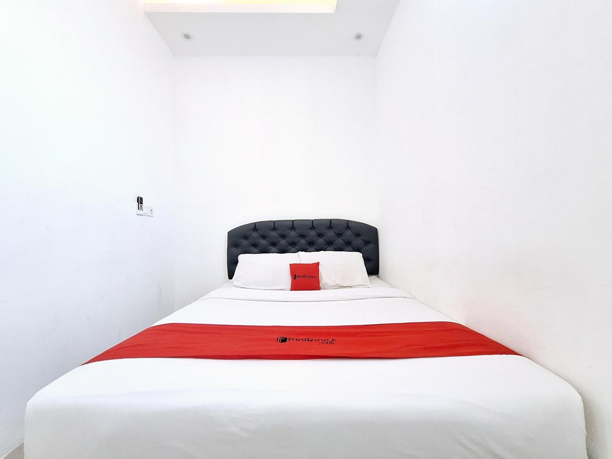 Reddoorz Near Stasiun Kediri Kediri (East Java) Exterior foto