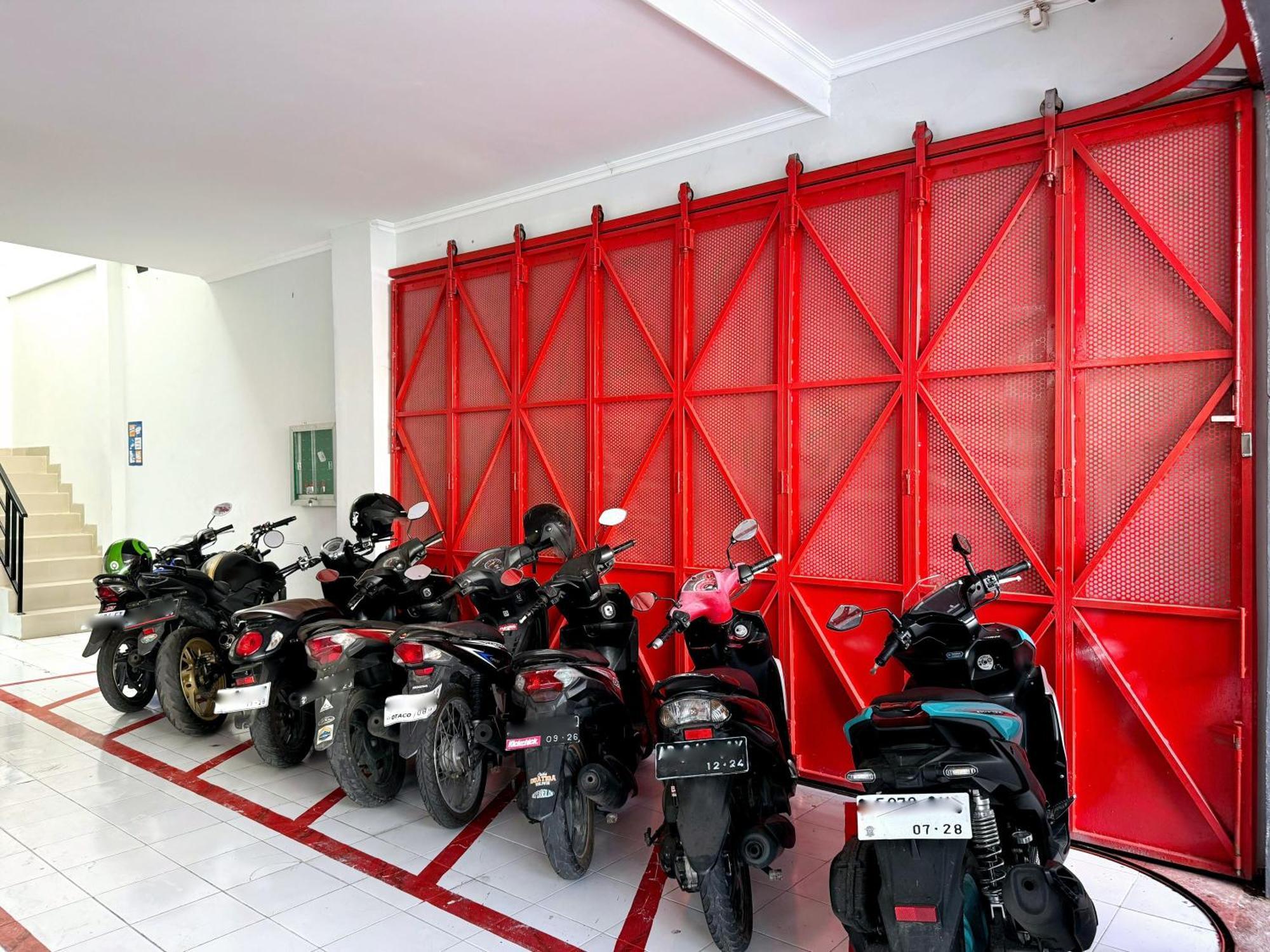 Reddoorz Near Stasiun Kediri Kediri (East Java) Exterior foto